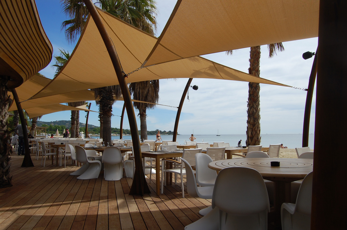 Surface ombragée: 87m2, Textile: HDPE, Lieu: Var