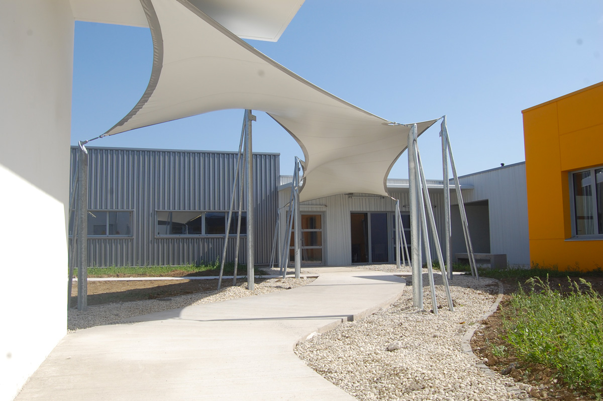 Surface ombragée: 33m2, Textile: STAM 6002, Lieu: France