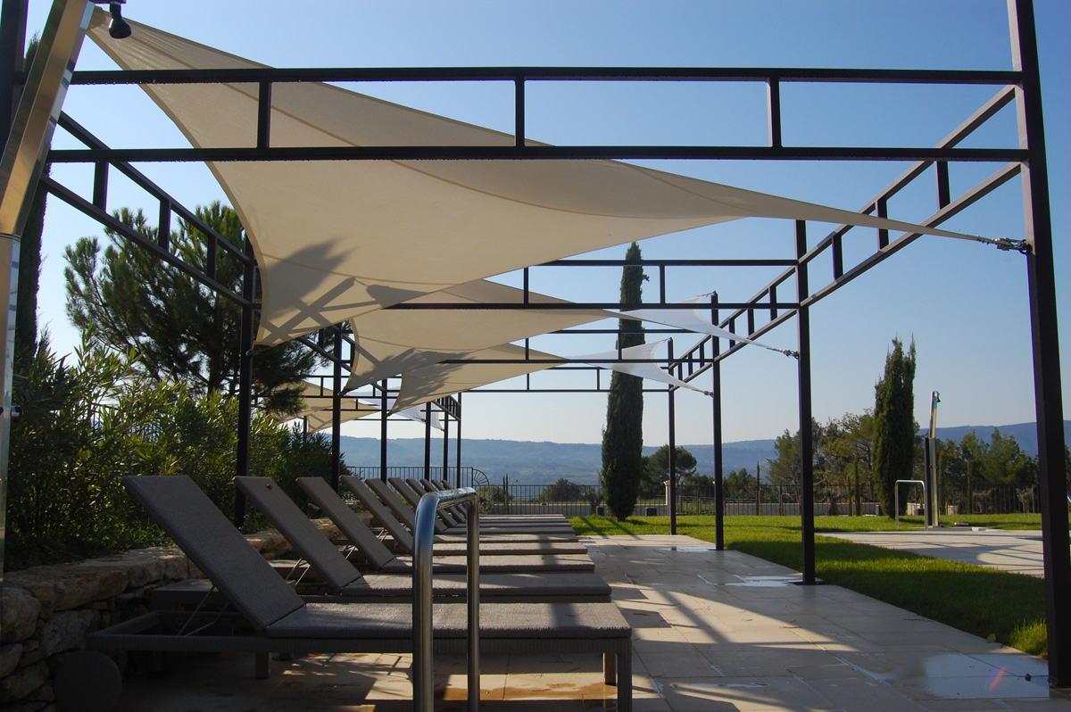Surface ombragée: 58m2, Textile: Soltis 52, Lieu: Vaucluse