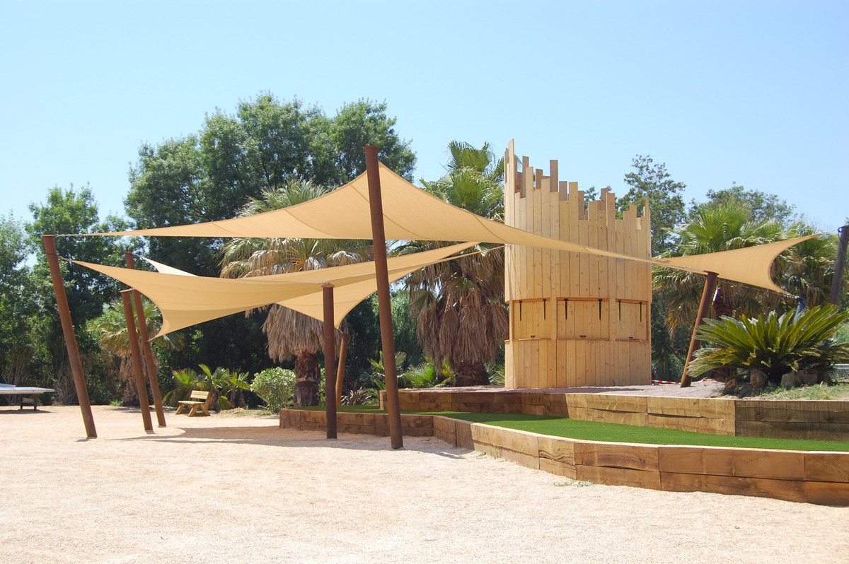 Surface ombragée: 87m2, Textile: HDPE, Lieu: Var