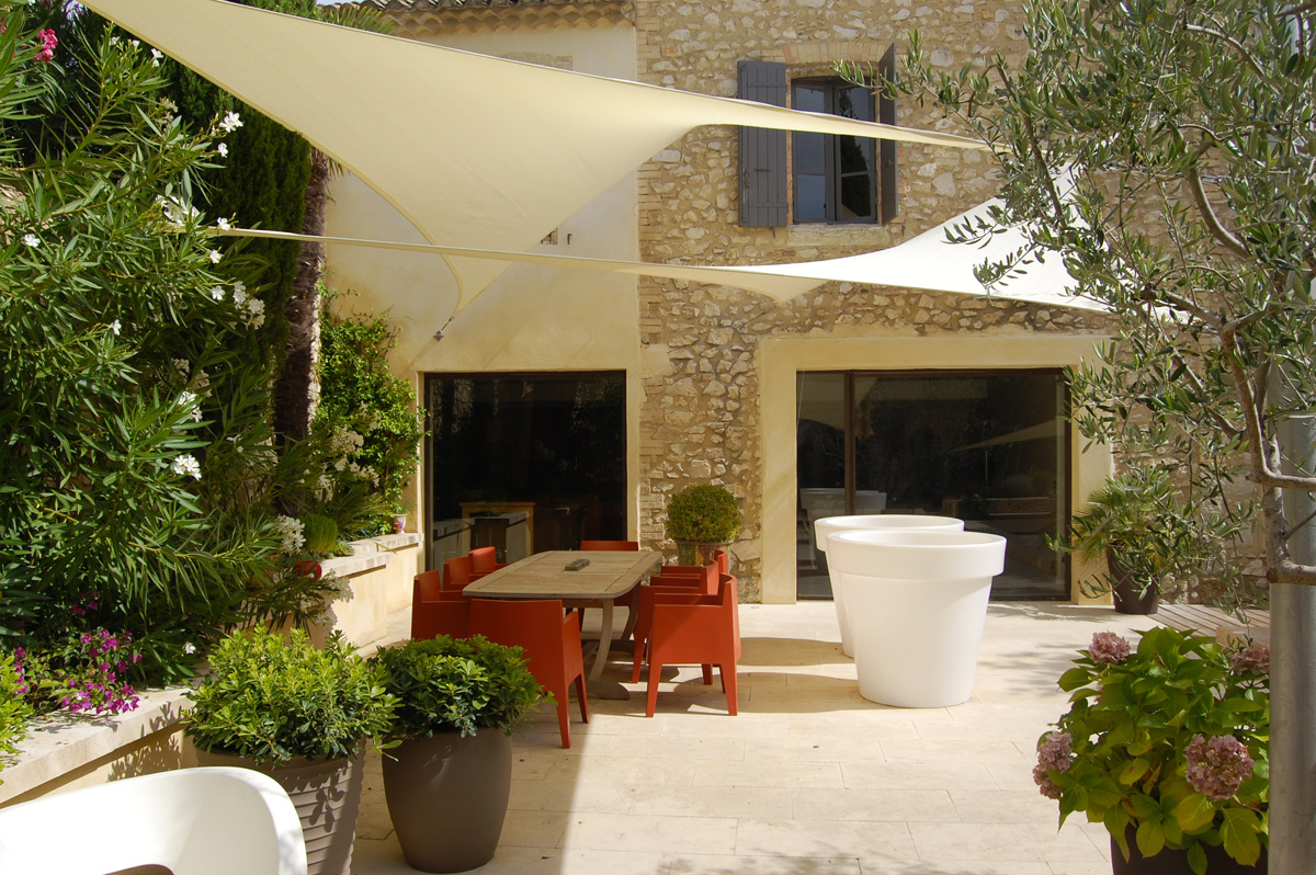 Surface ombragée: 42m2, Textile: HDPE, Lieu: France