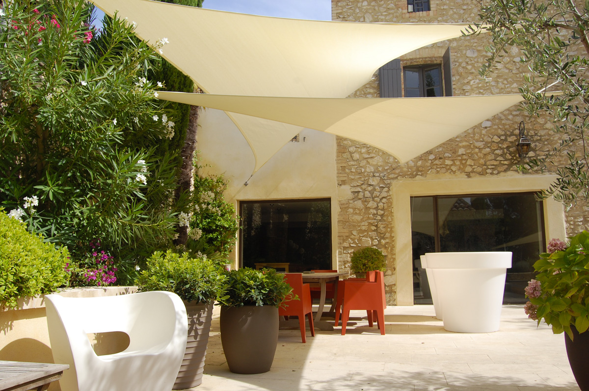 Surface ombragée: 42m2, Textile: HDPE, Lieu: France