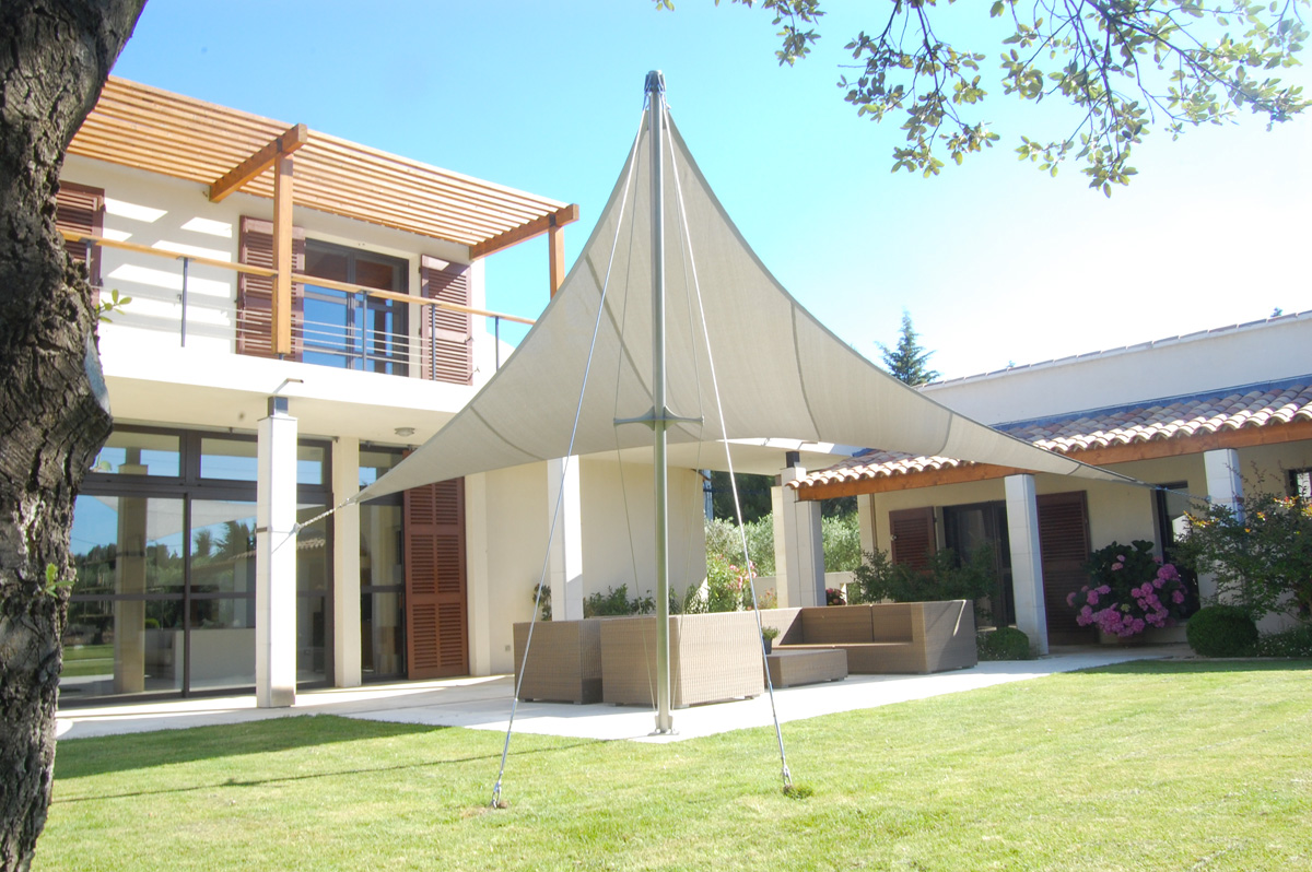 Surface ombragée: 29m2, Textile: HDPE, Lieu: France